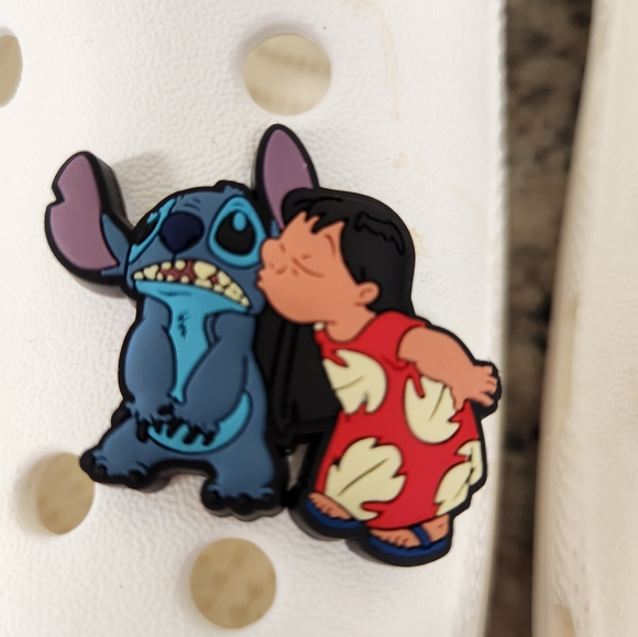 Crocs White With 5 Lilo & Stitch Jibbitz Charms Women's Size 8/ Men's Size 6 - Picture 7 of 16